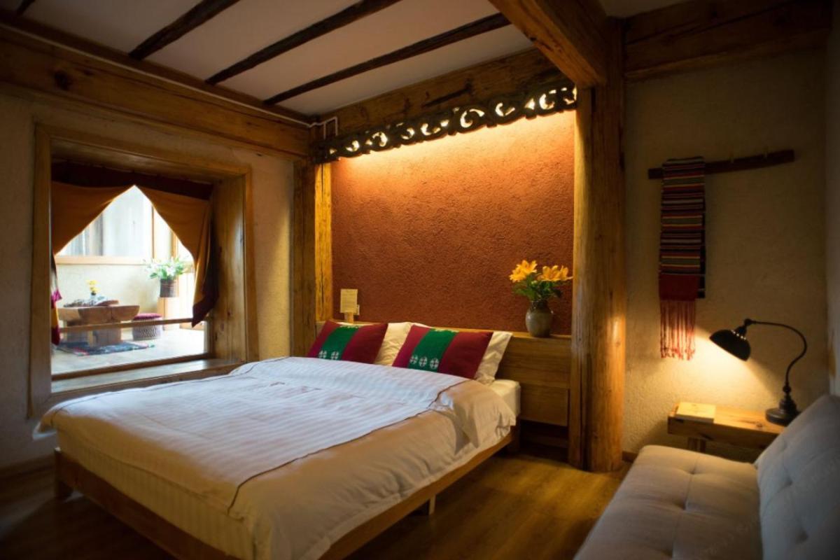 Courtyard Shangri-La 藏舍小院 Exterior photo