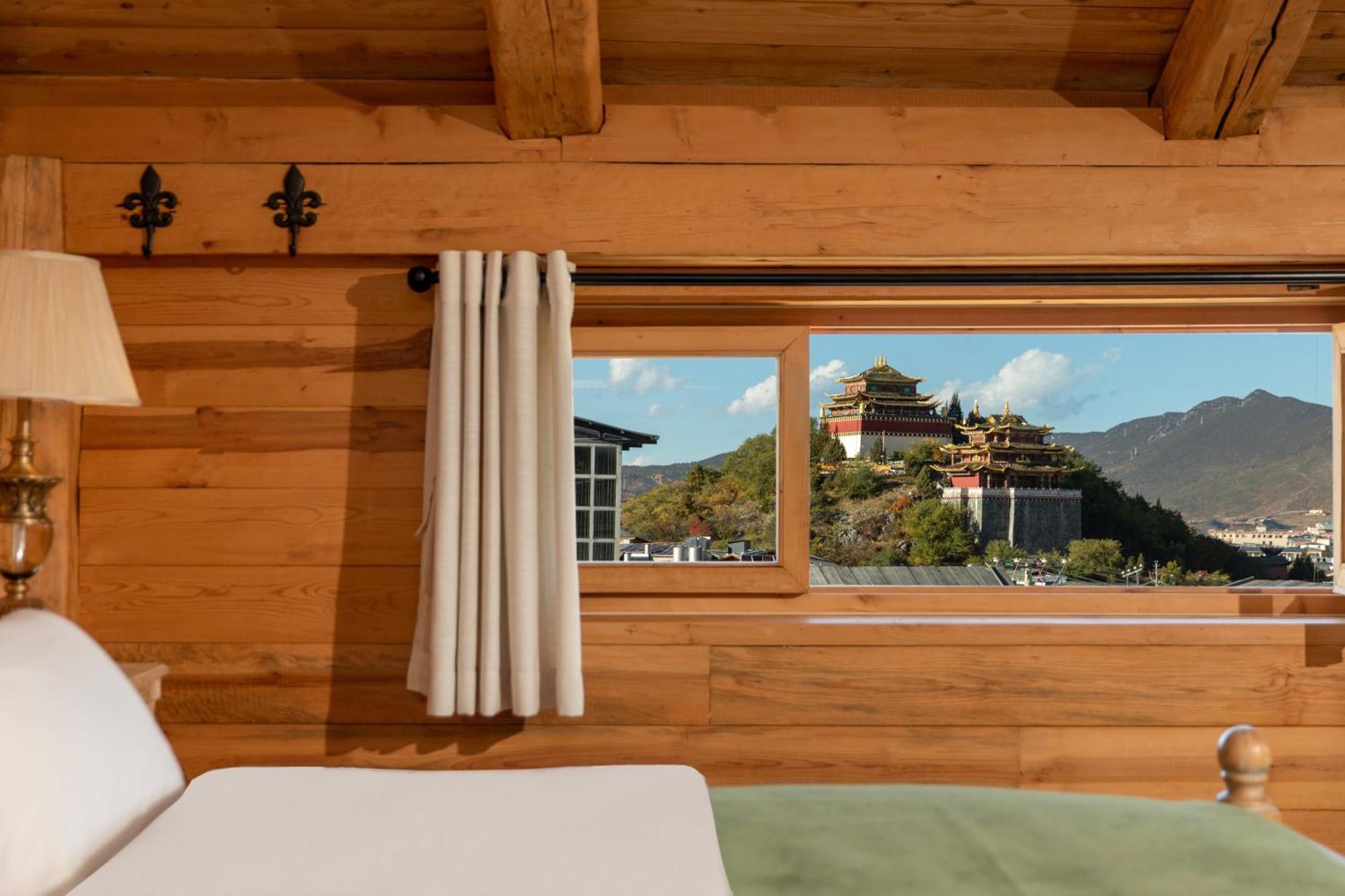 Courtyard Shangri-La 藏舍小院 Exterior photo